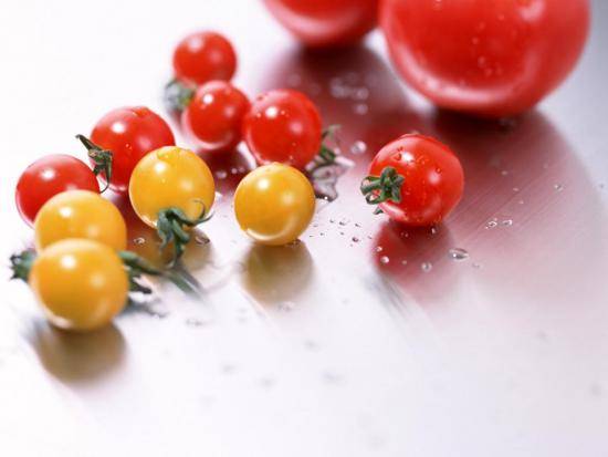 Пошаговая посадка томатов на видео поможет вырастить черри - фото